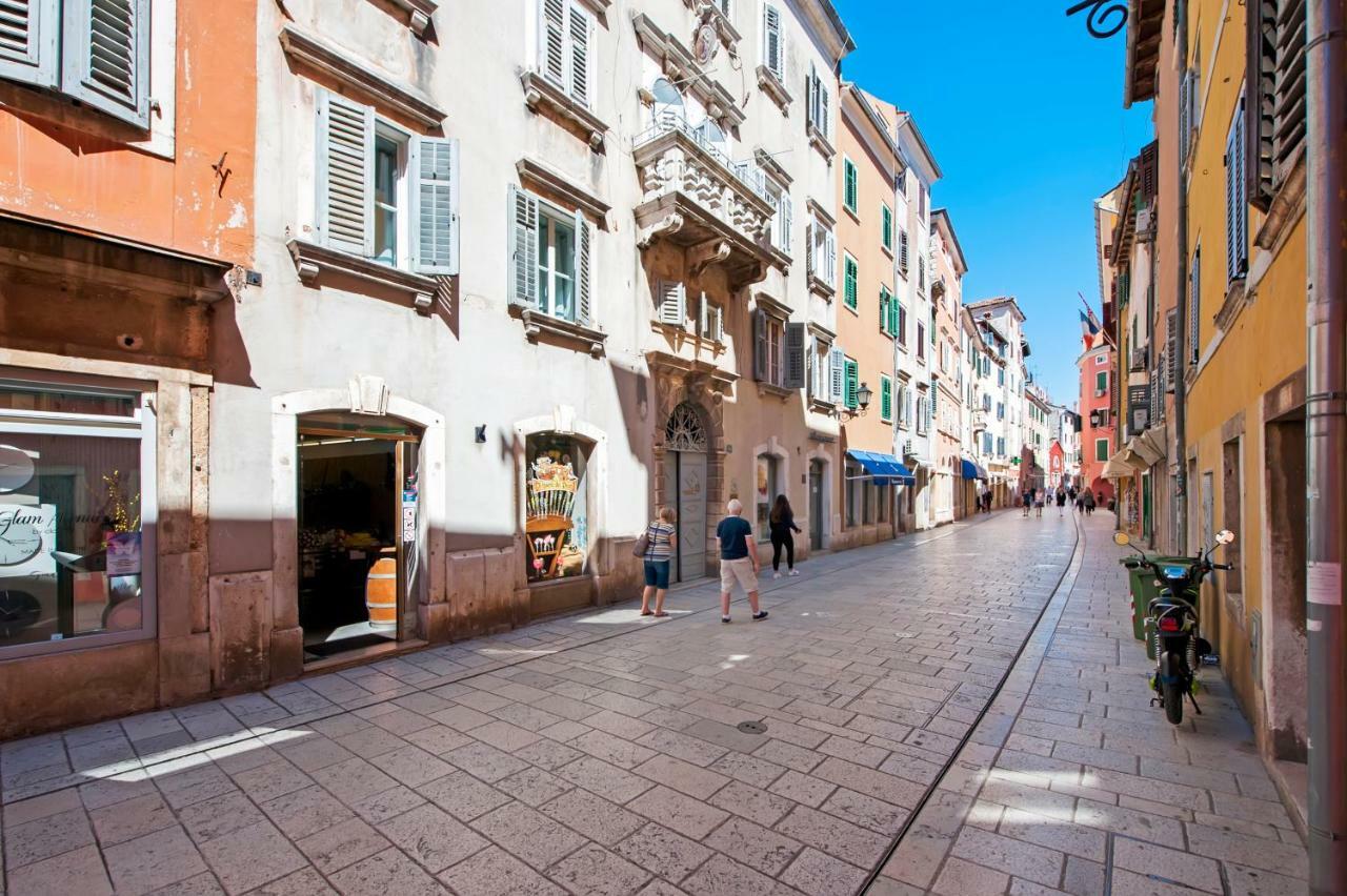 Apartments & Rooms Carera 6 Rovinj Buitenkant foto
